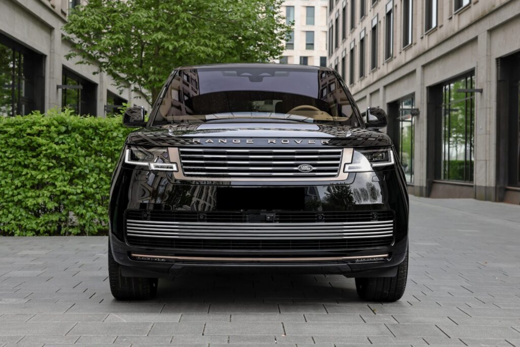 Range Rover SV Front 2