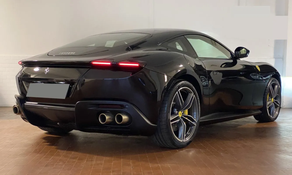 FERRARI-ROMA-POSTERIORE-DX