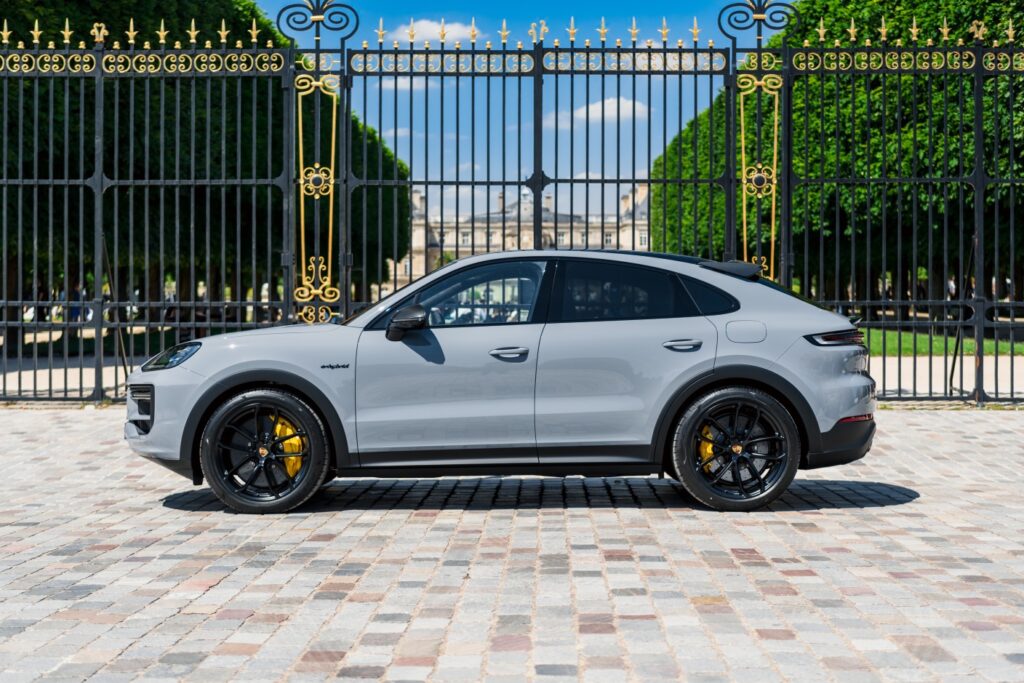 Porscche Cayenne Turbo Pack GT Side