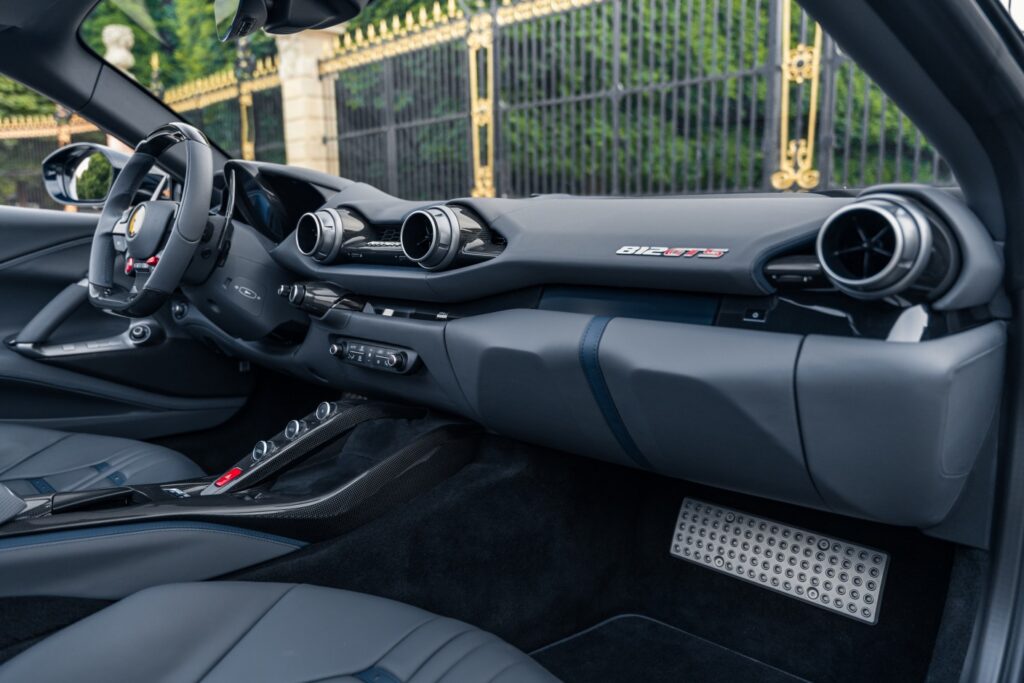 Ferrari 812 GTS Blue Interior 5