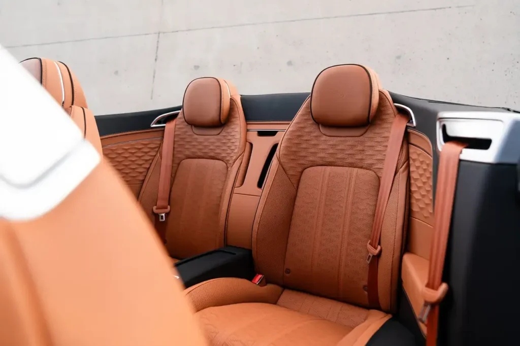 Bentley GTC 2025 Black Int 2