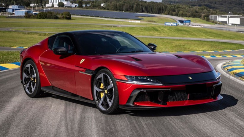 Ferrari 12 Cilindri Front Red 2