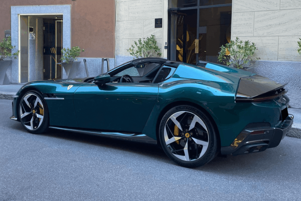 Ferrari 12Cilindri Spider Green Side
