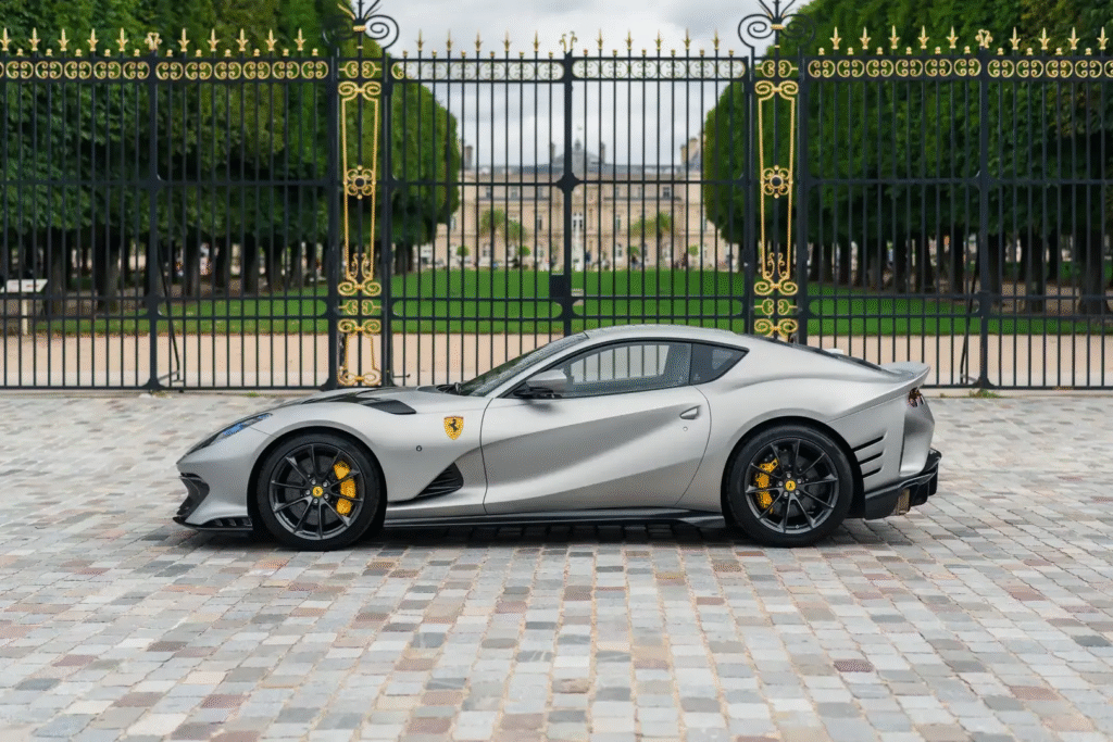 Ferrari 812 Competizione Side