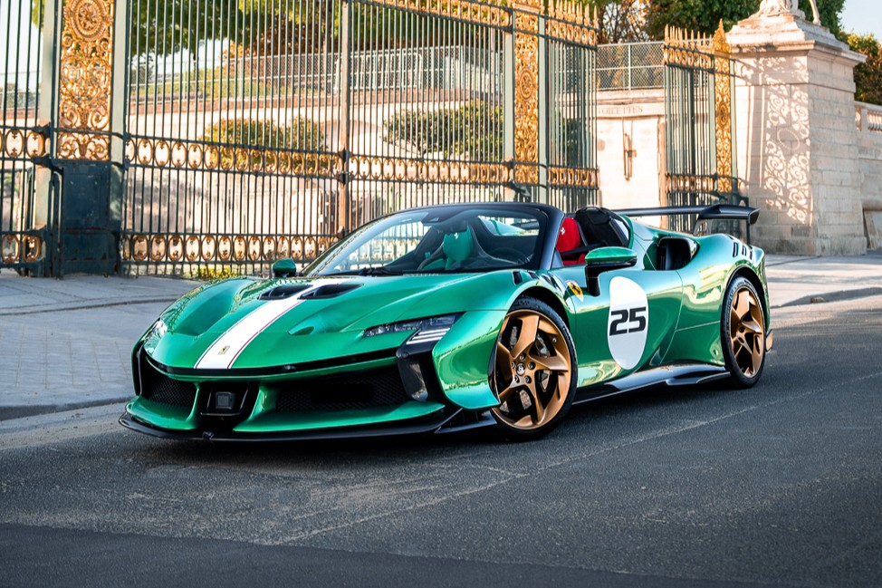 Ferrari SF90 XX Spider Green Front