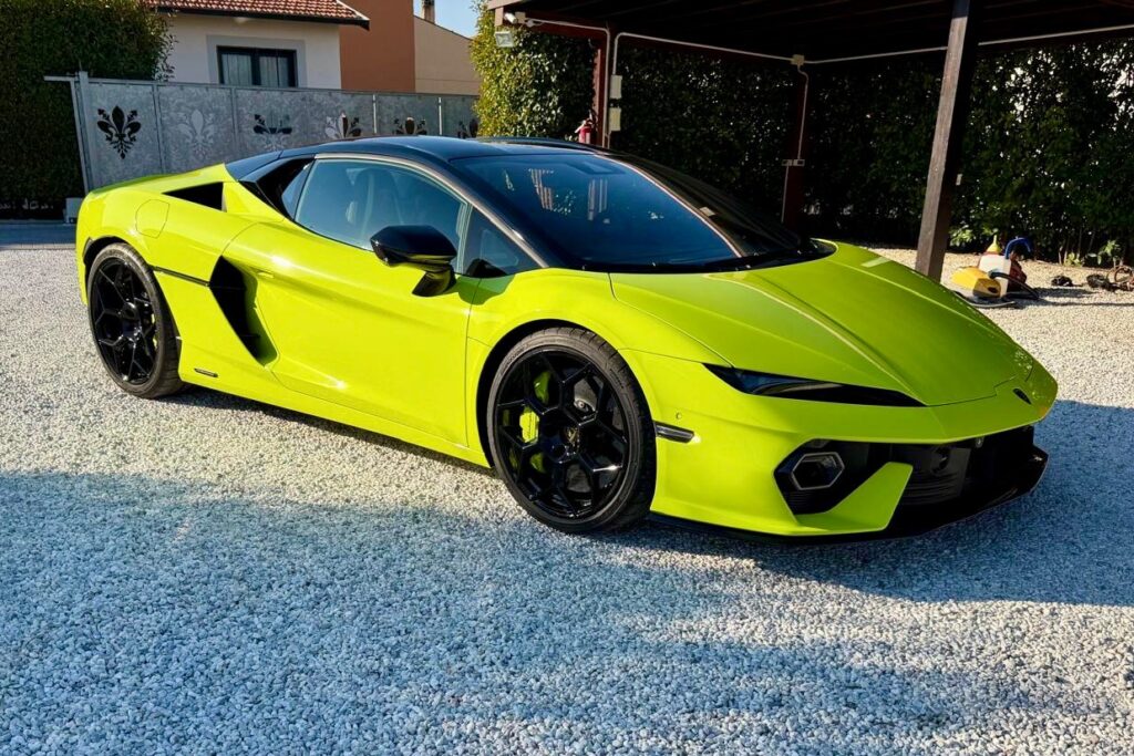 Lamborghini Temerario Acid Green Front
