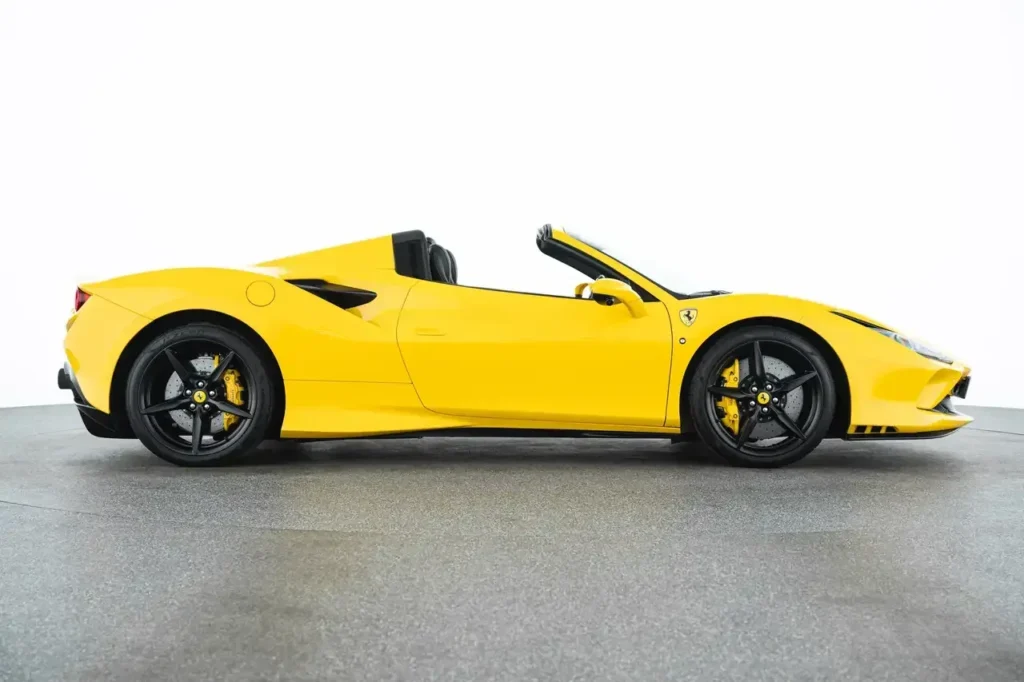imgi_60_Ferrari-F8-Spider-Yellow-Side
